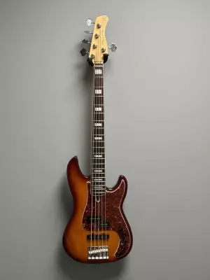 MARCUS MILLER